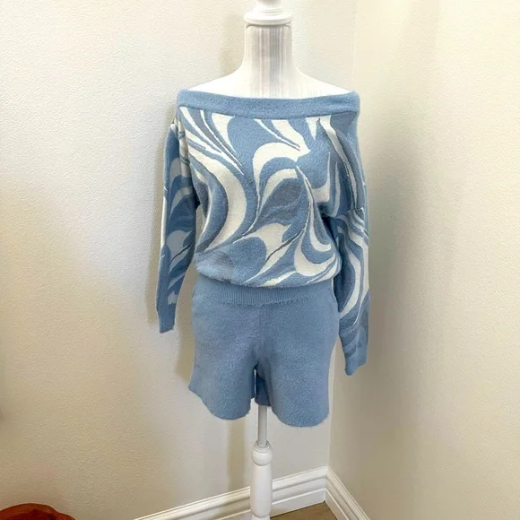 sweater with soft matching short. NWT - Picture 3 of 6